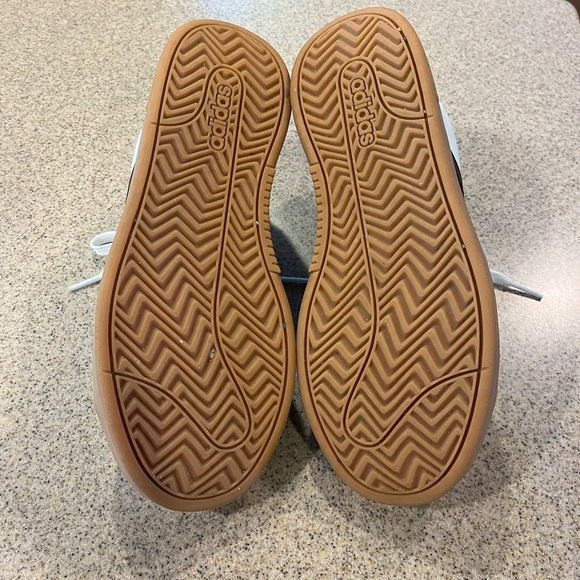 adidas women’s Originals Grand Court Alpha shoes. - Picture 3 of 4